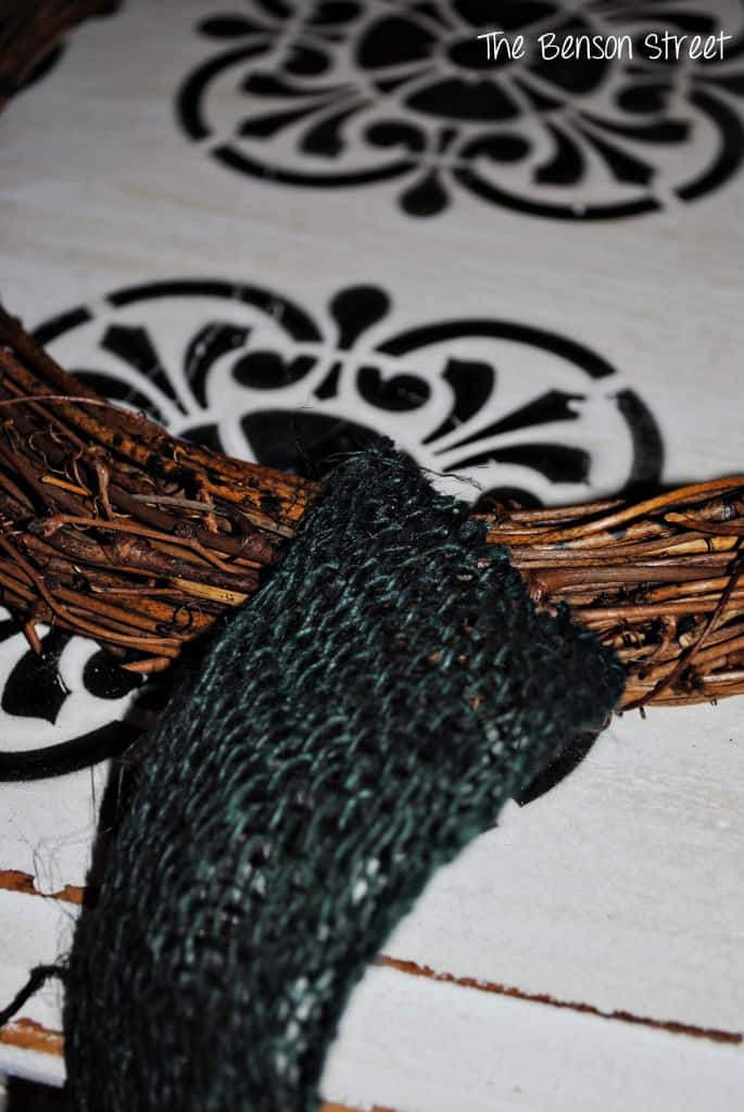 Pinecone Wreath Start