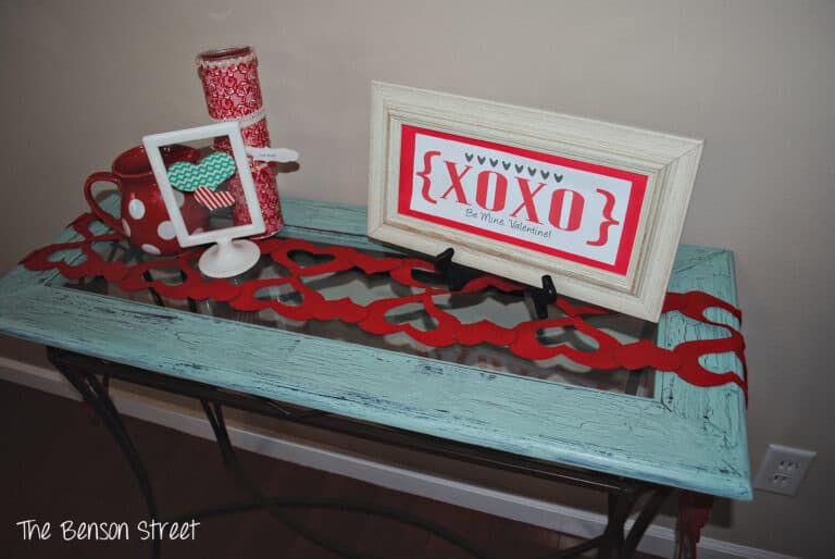 Felt Heart Table Runner {Tutorial}