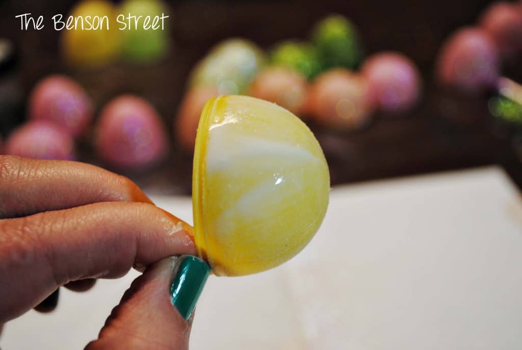 painting a plastic easter egg with glue