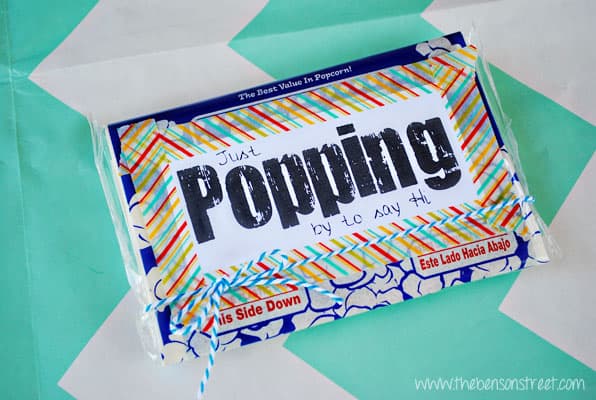 Popcorn gift idea and tag at www.thebensonstreet.com