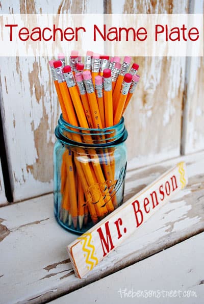 DIY Teacher Name Plate at www.thebensonstreet.com
