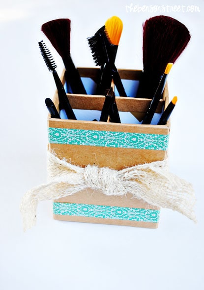 Makeup Brush Organization at www.thebensonstreet.com