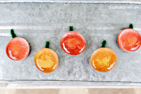 Simple Pumpkin Magnet Tutorial for Fall at thebensonstreet.com