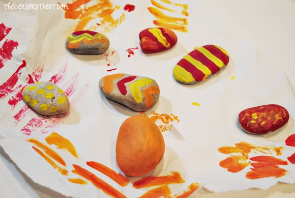 Painted Rocks for Fall Wind Chimes for Kids at thebensonstreet.com
