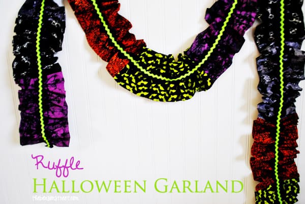 Ruffled Halloween Garland at thebensonstreet.com
