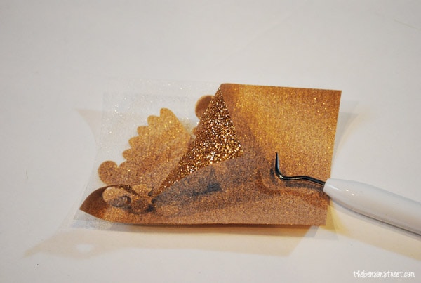 Glitter Turkey Frame Idea with Cricut at thebensonstreet.com
