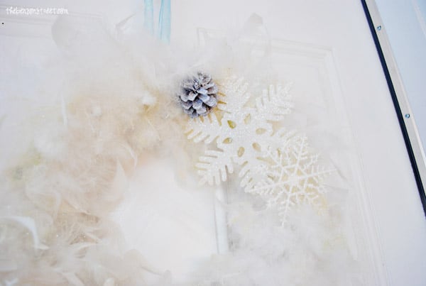 Pinecone and Snowflake Wreath at thebensonstreet.com