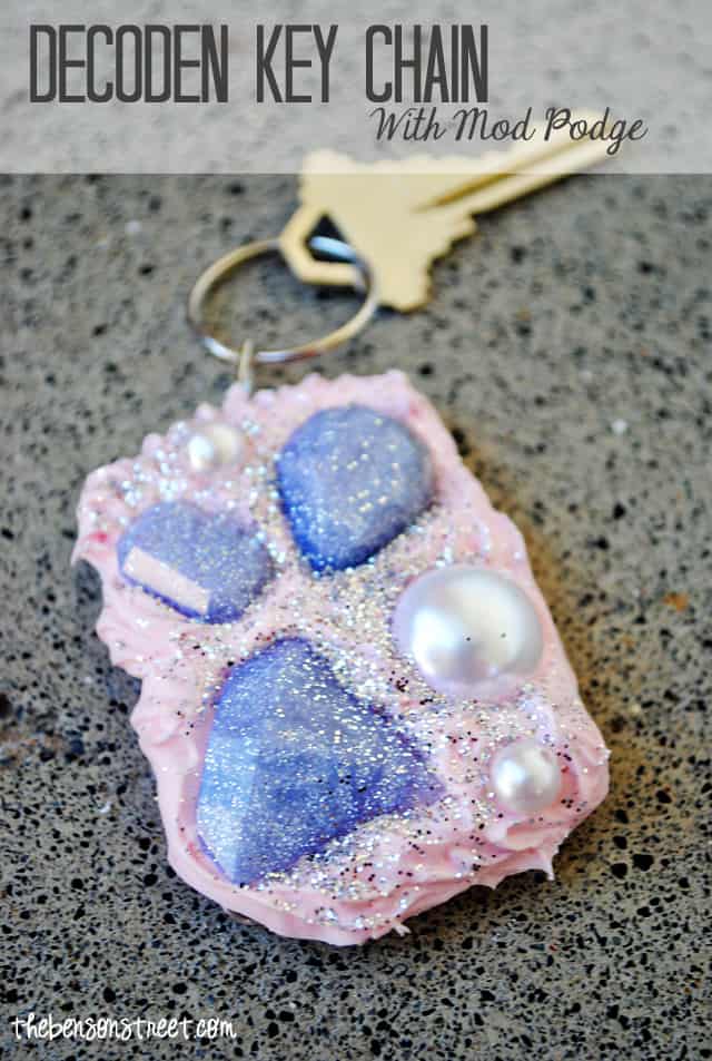 Decoden Key Chain tutorial with Mod Podge Melts and Collage Clay at thebensonstreet.com