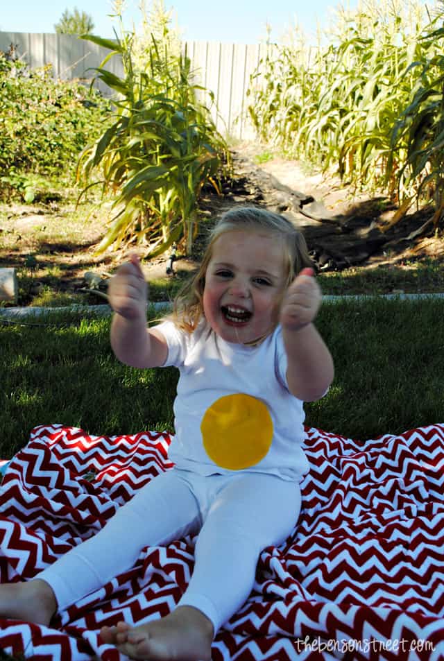 Easy Halloween Egg Costume at thebensonstreet.com