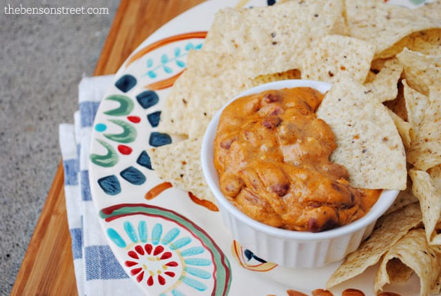 Cheesy Chili Chip Dip