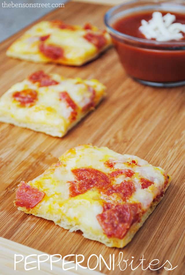 How to Host a Party plus Pepperoni Bites Recipe #SOLOcup #ad