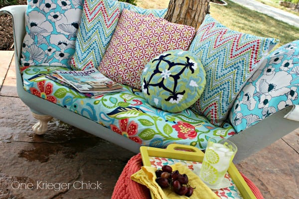 Cast-Iron-Bathtub-turned-into-an-Outdoor-Sofa