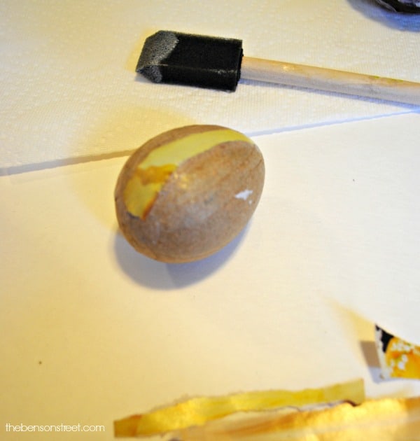 Easy and fun collage Easter Eggs at thebensonstreet.com