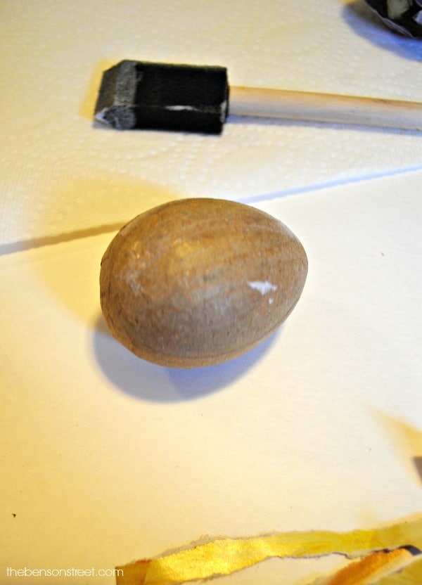 How to make a collage egg at thebensonstreet.com