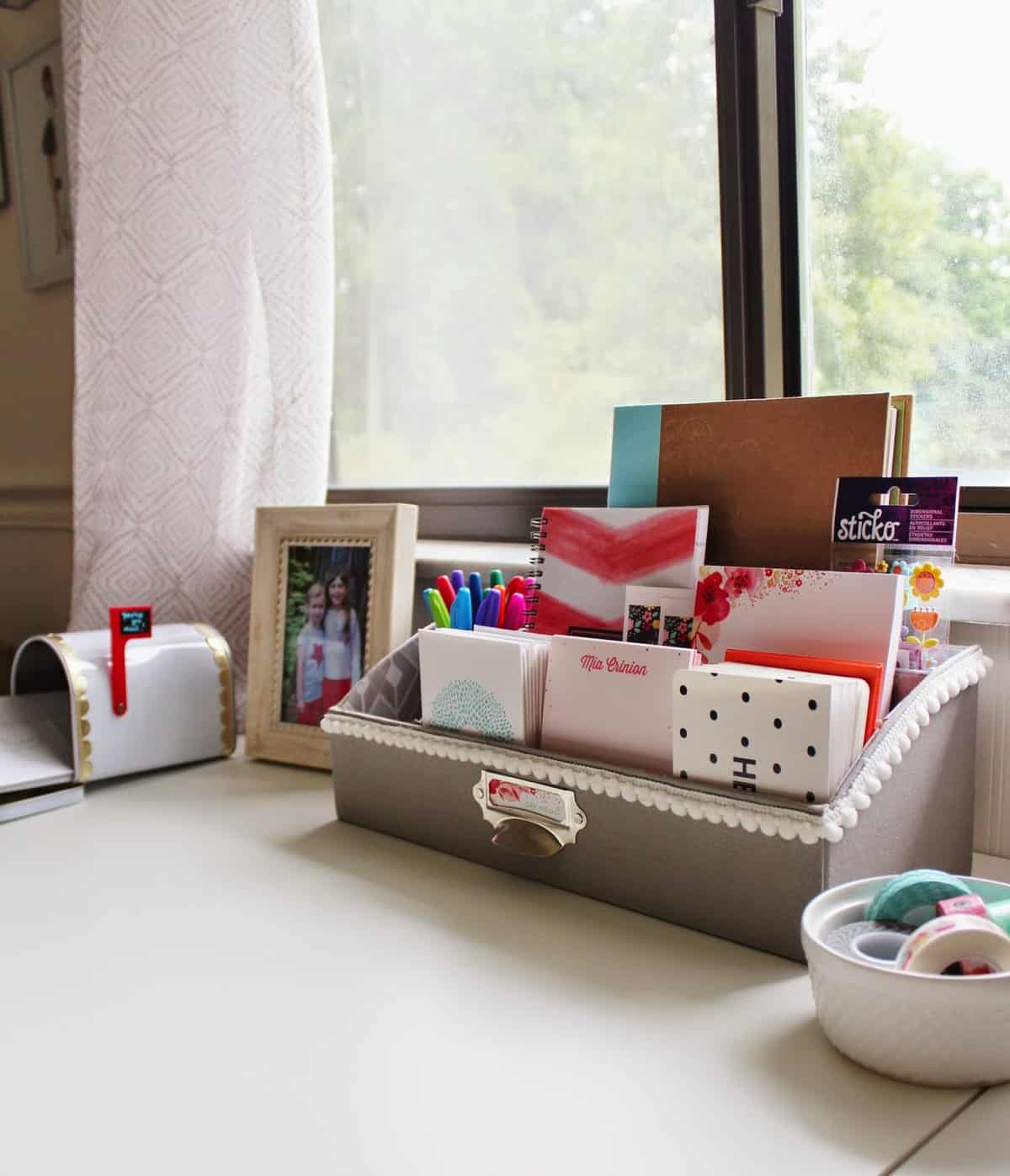 letter writing station 024