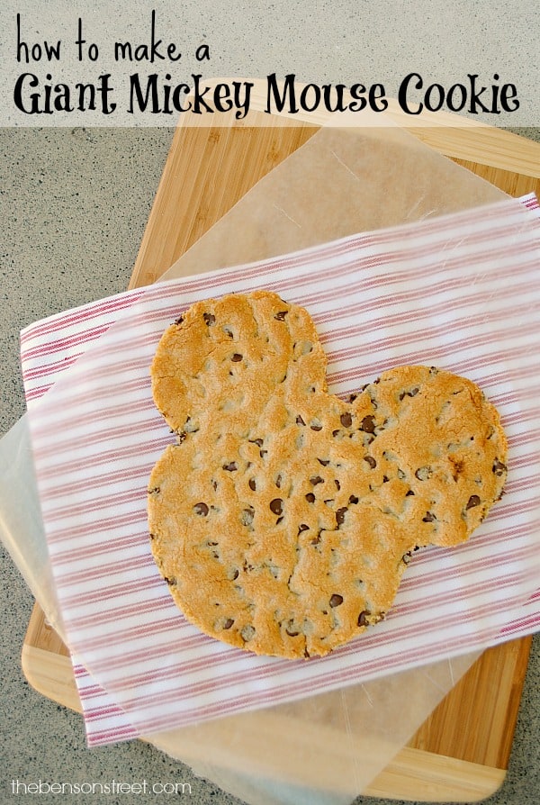How to Make a Giant Mickey Mouse Cookie via thebensonstreet.com