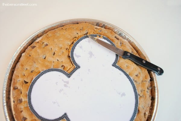 Make a giant Mickey Mouse Cookie at thebensonstreet.com
