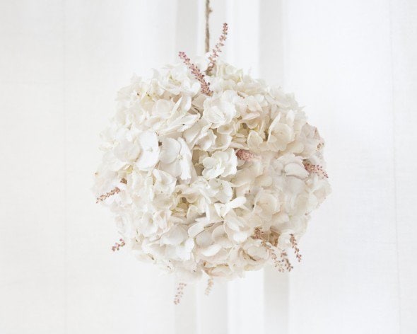 diy-blush-hydrangea-globe-1-590x472