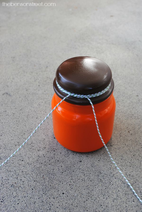 Adorable Pumpkin Jar Craft at thebensonstreet.com