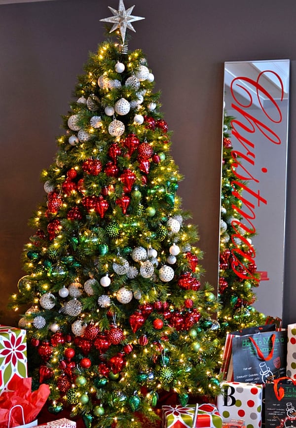 Ornaments-decorating-Christmas-tree