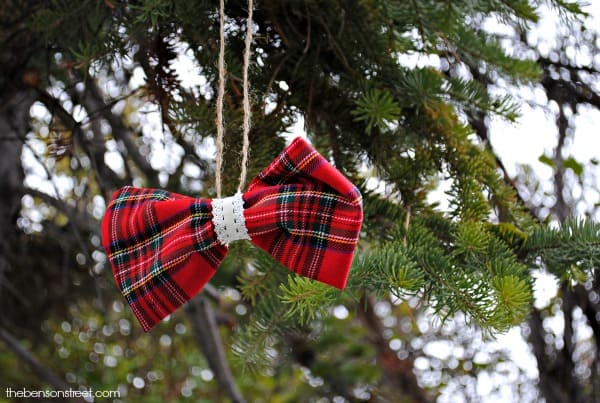 No-Sew Plaid Bow Ornament DIY