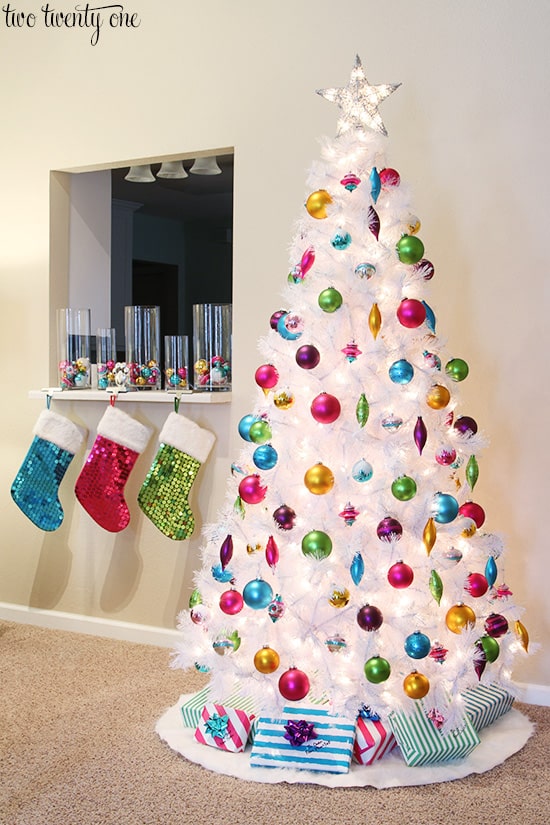 white-christmas-tree-2