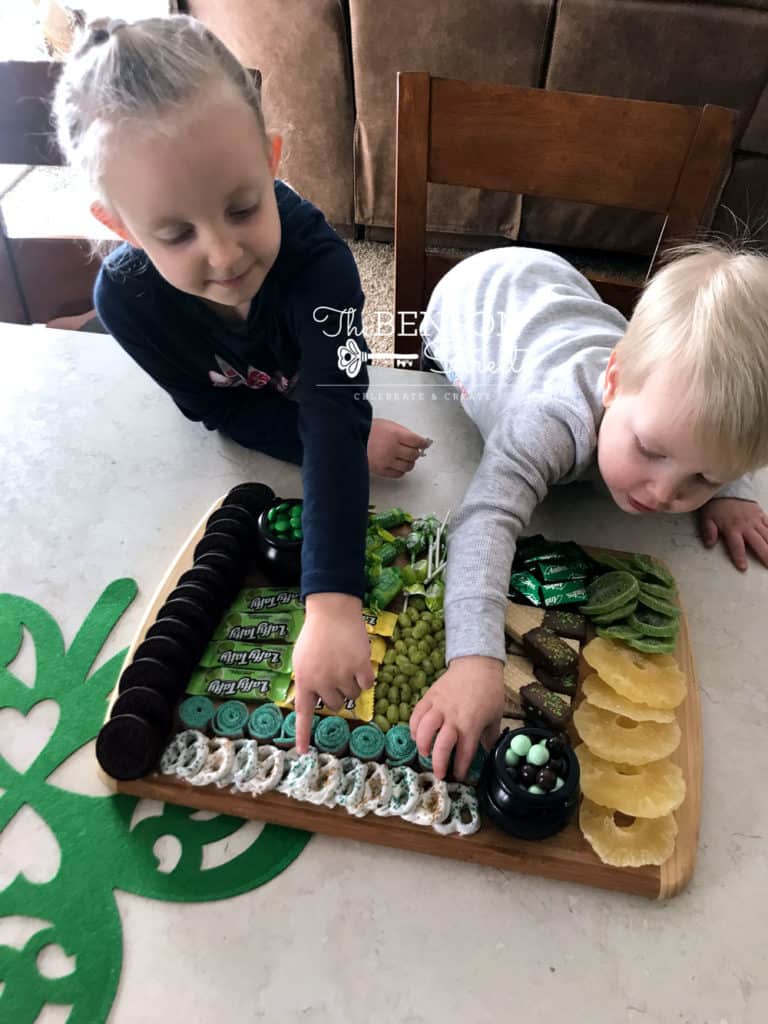 A simple but fun way to celebrate on March 17th. A St. Patrick's Day Dessert Board complete with how to and ideas of what to include featured on thebensonstreet.com