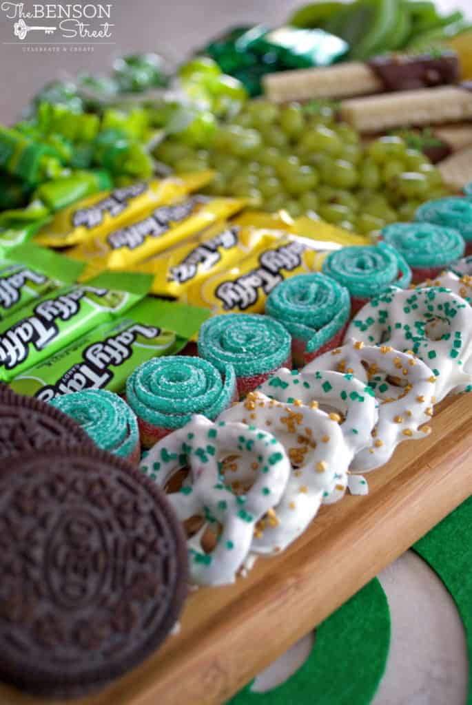 A simple but fun way to celebrate on March 17th. A St. Patrick's Day Dessert Board complete with how to and ideas of what to include featured on thebensonstreet.com