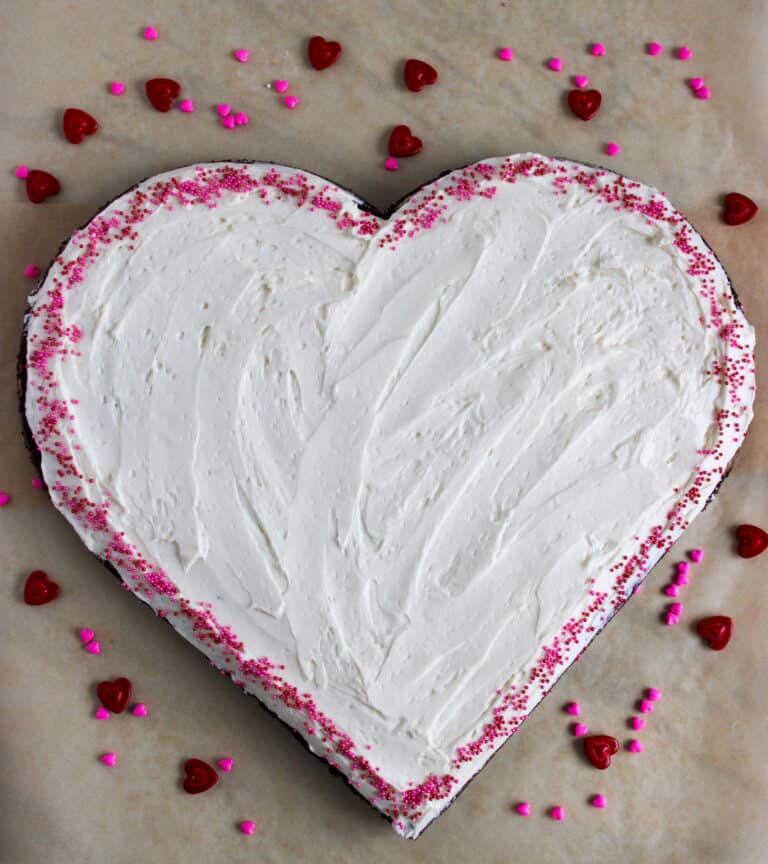 How to Make a Heart Shaped Cake: The Easy Way