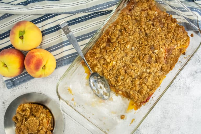 Simple & Easy Peach Crisp Recipe with Fresh Peaches