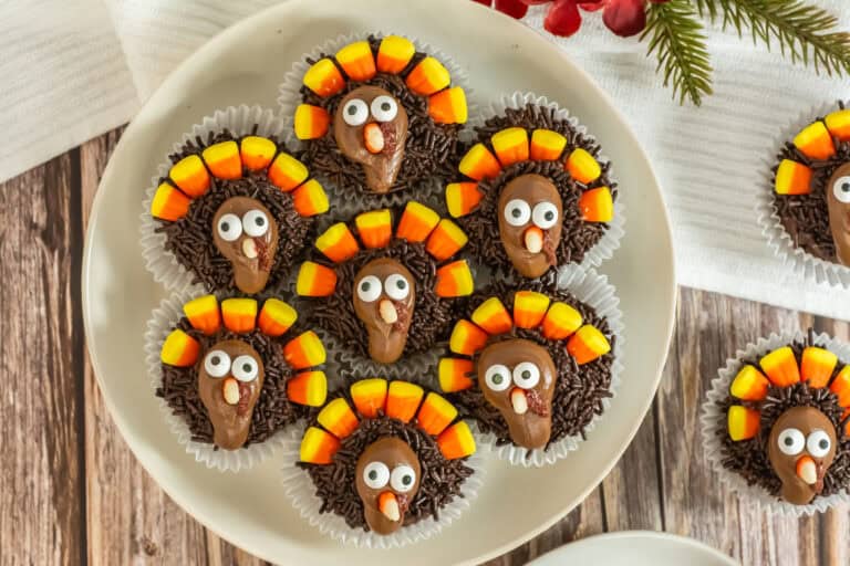 How to Decorate Turkey Cupcakes for a Thanksgiving Treat