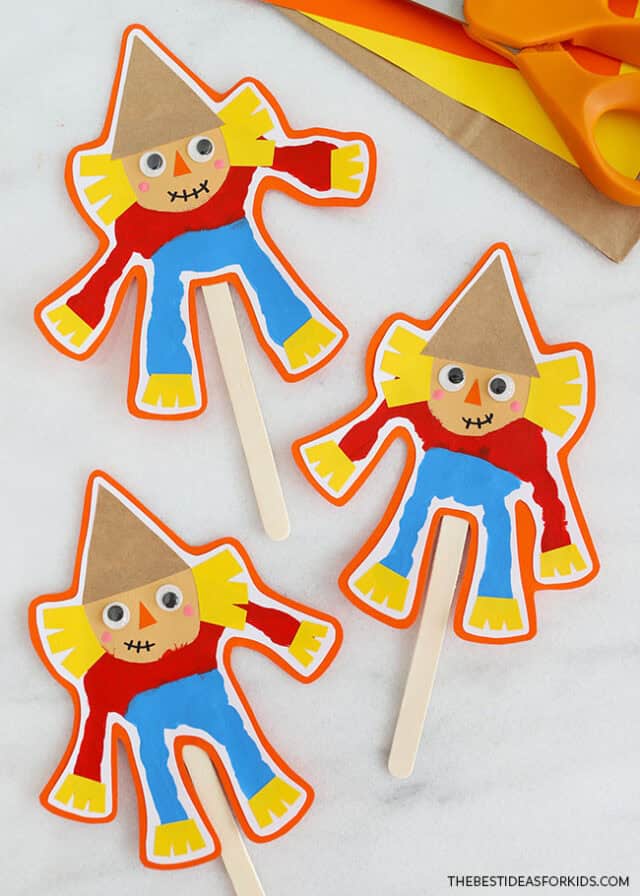 easy handprint scarecrow