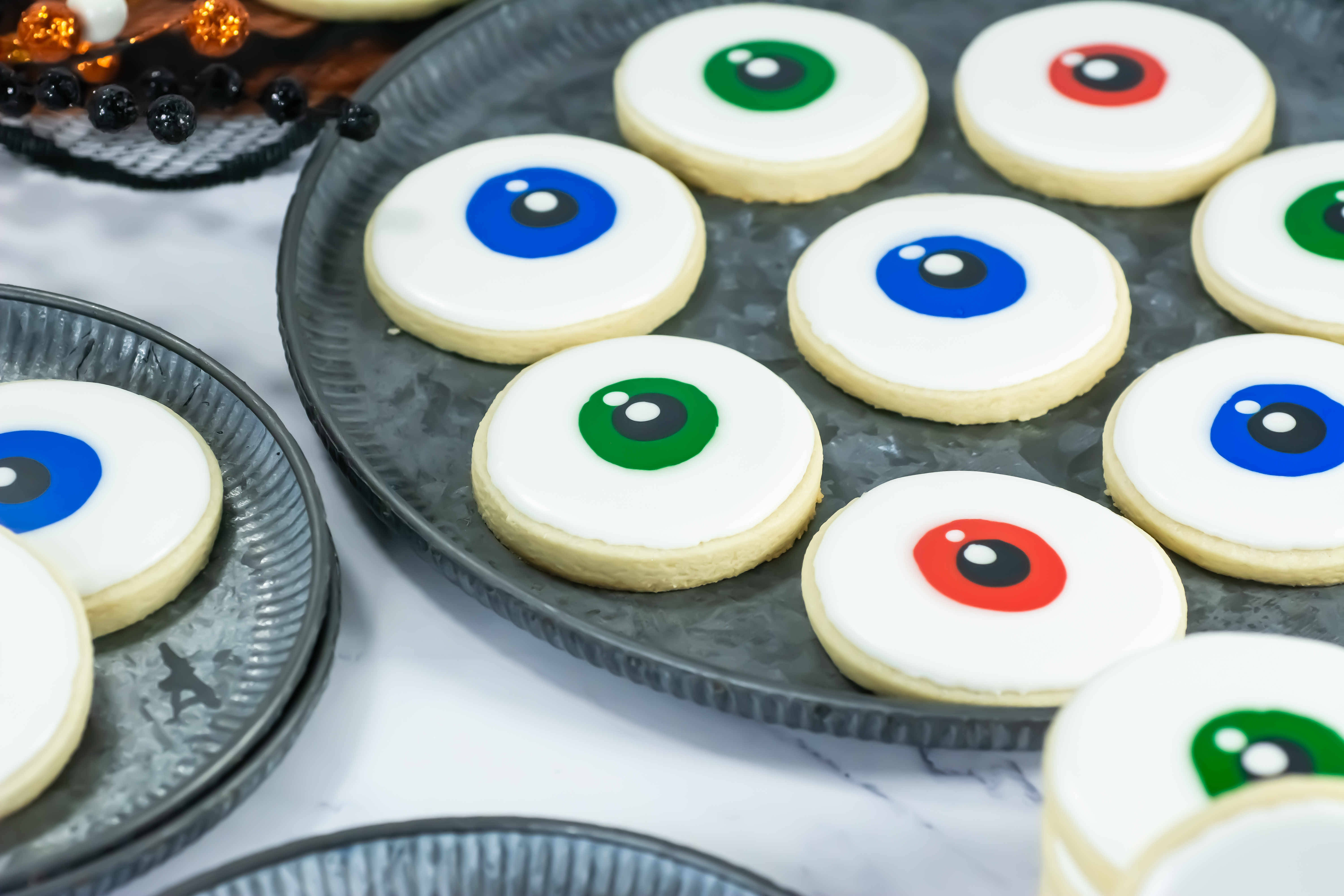 How to make realistic eyeball cookies with frosting
