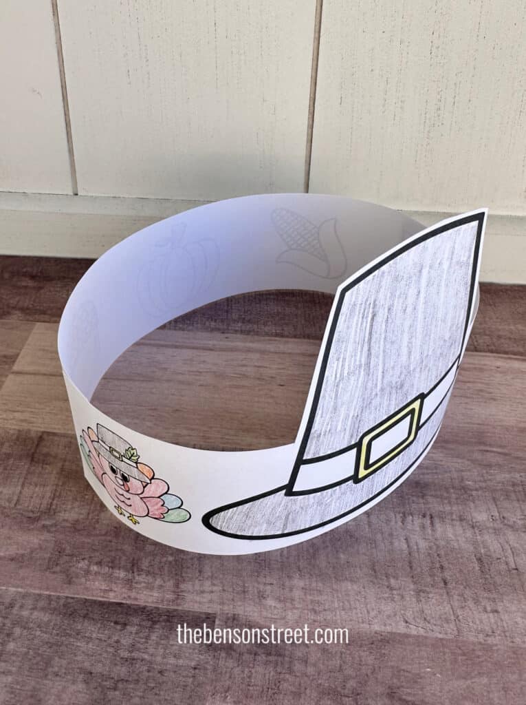 Overhead shot of a thanksgiving hat printable