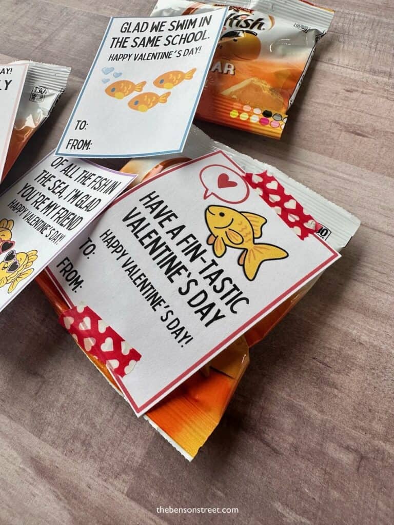 Easy non candy goldfish valentine cards to print 