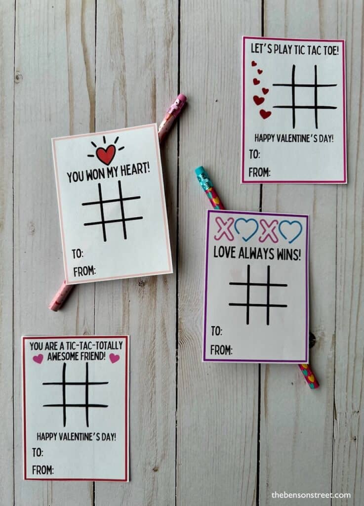 Simple valentine cards with tic tac toe boards to gift with pencils