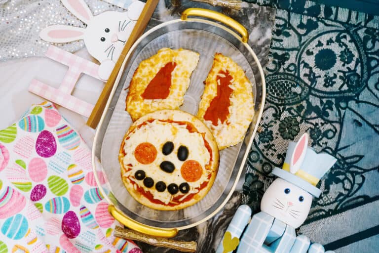 Easy baked pizza to look like an Easter bunny